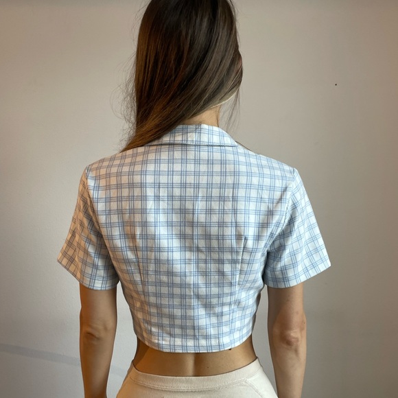 Brandy Melville crop top shirt MOVING SALE - Picture 9 of 10